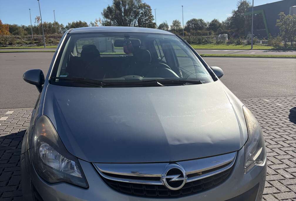 Opel 1.2i Essentia