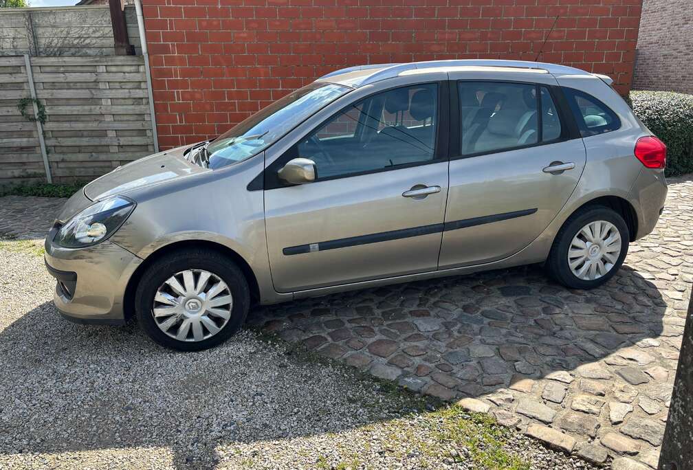 Renault Clio 1.2i 16v Authentique