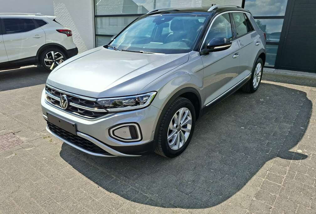 Volkswagen T-Roc 1.0 TSI Style zwart dak chroom betere zetels app connect usb sensoren v+a led lichten
