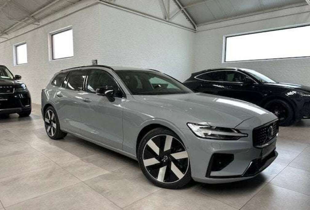 Volvo ULTRA DARK PLUG-IN HYBRID OPEN DAK+TAL VAN OPTIES