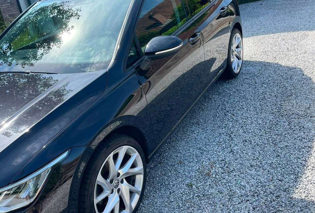 Volkswagen Golf 1.0 TSI Life Business Premium OPF