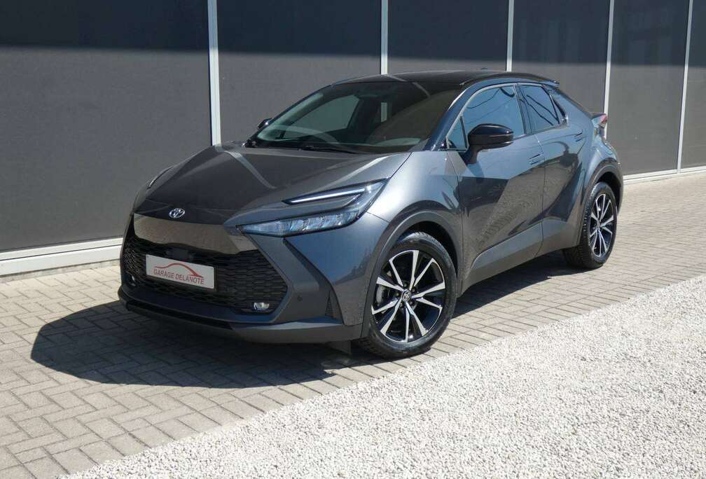 Toyota 1.8 Hybrid 140pk Dynamic plus +Trekhaak +Dodehoek +Keyless +Groot scherm +Wireless charger +Bi-tone