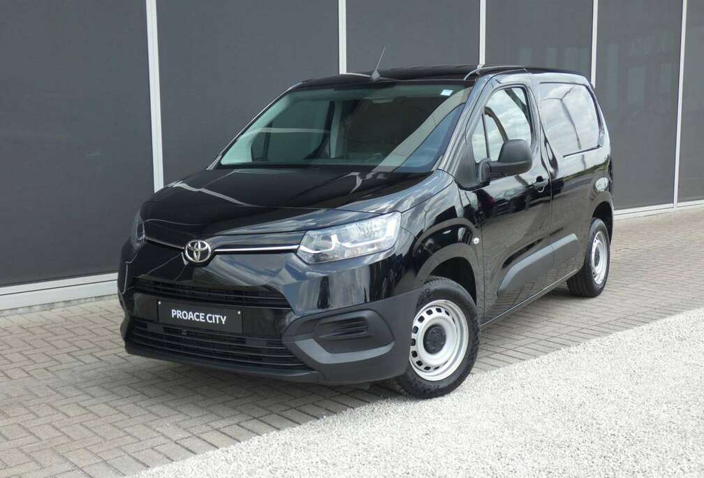 Toyota 1.5D 102pk +Trekhaak +Cargo pack +Schuifdeur +Airco +Bluetooth