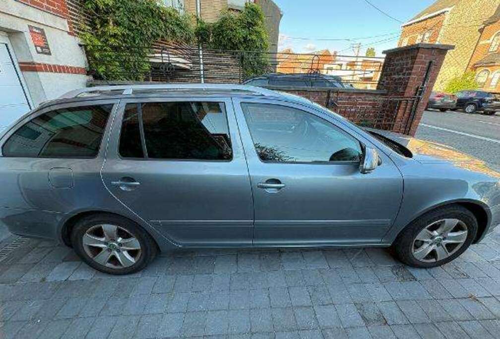 Skoda Octavia SW 1.6 CR TDi Allure DPF