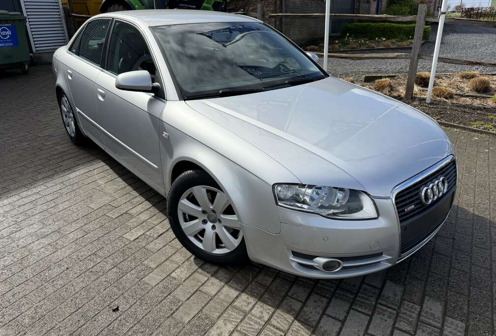 Audi A4 2.0i 20v S line Multitronic