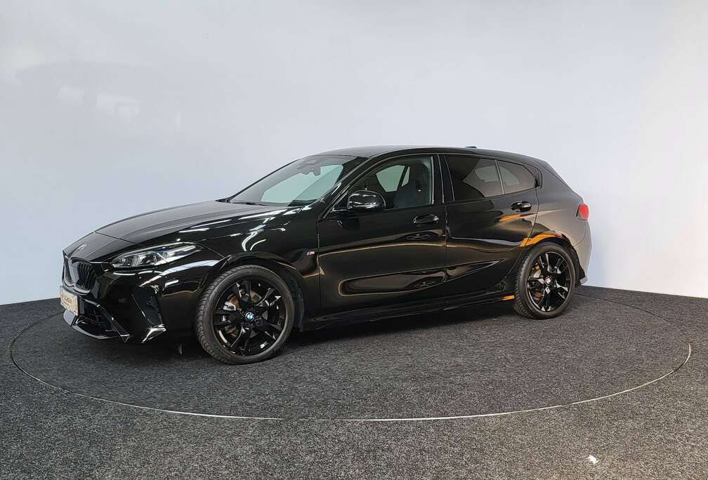 BMW i | MHEV | 2025 | 30.835 km | M-Pack | Adaptive Led | Automaat | Adaptive Cruise | CarPlay | DAB | Navi | PDC | Camera