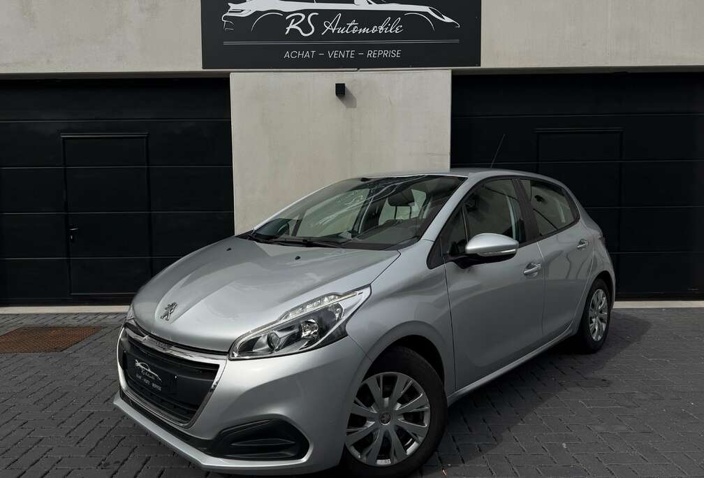 Peugeot 208 1.2i 82 cv ! GARANTIE ! GPS/CAMERA/CLIM