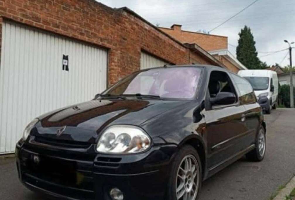 Renault 2.0i 16v Sport