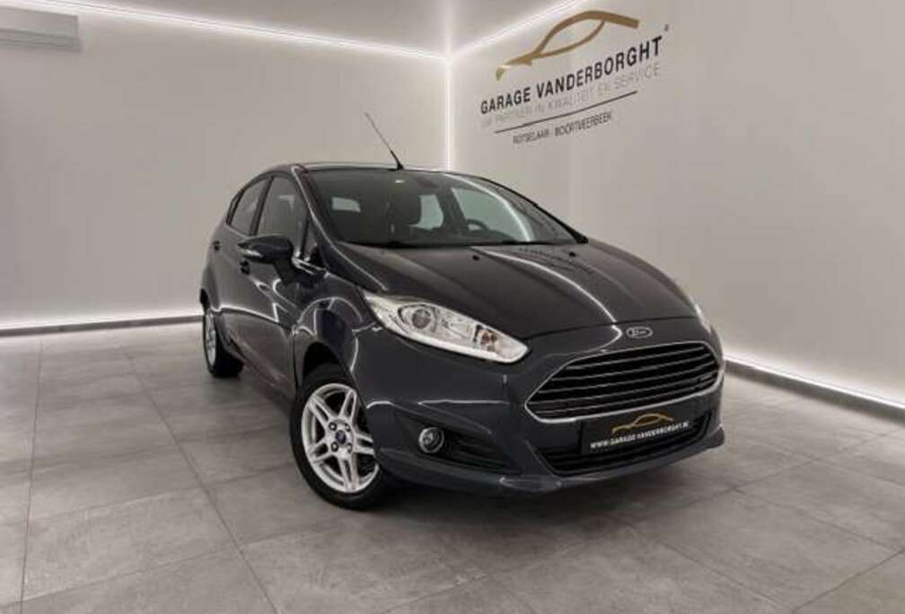 Ford TITANIUM BENZINE PERFECTE STAAT