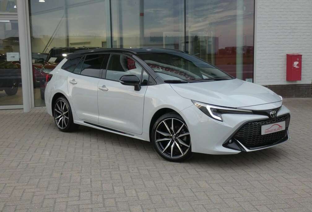 Toyota Touring 1.8 Hybrid *GR SPORT* 140pk FACELIFT
