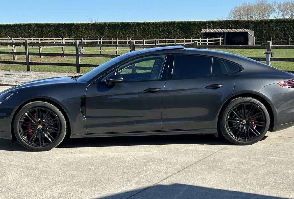 Porsche 4 Sport Turismo 3.0 V6 Turbo PDK