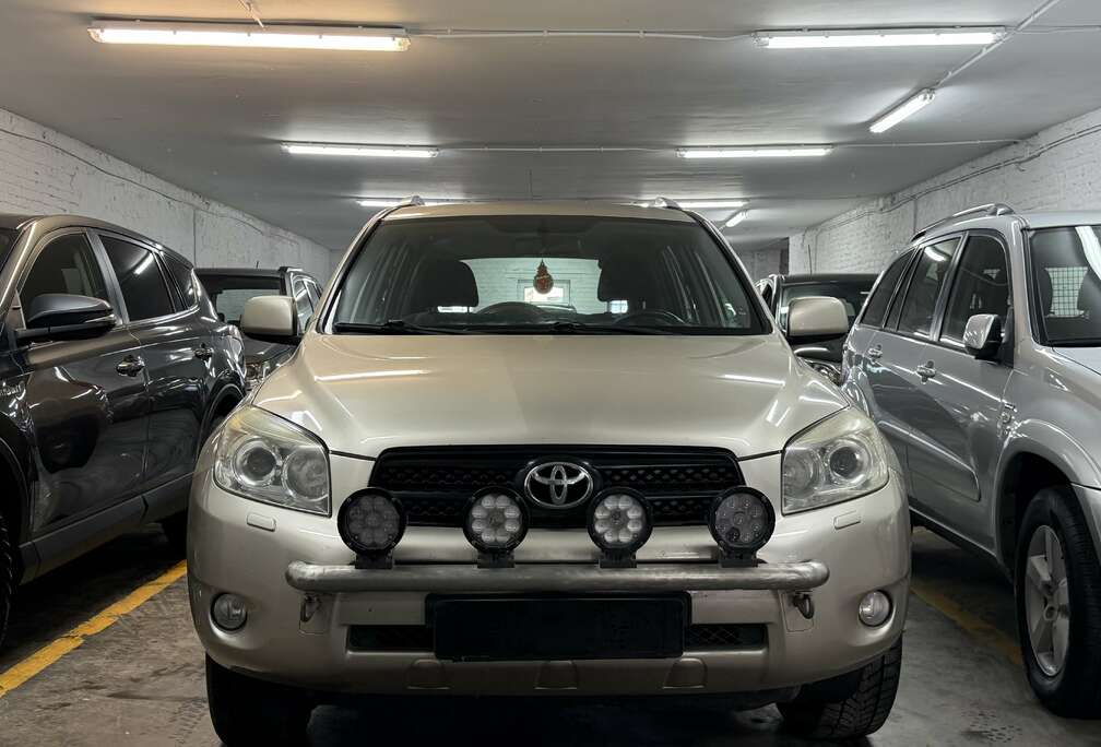 Toyota RAV4 2.0i VVT-i 16v VX