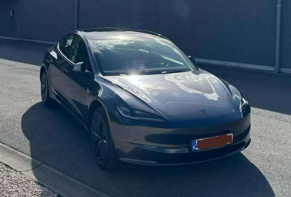 Tesla Model 3 Long Range RWD | Stealth Grey