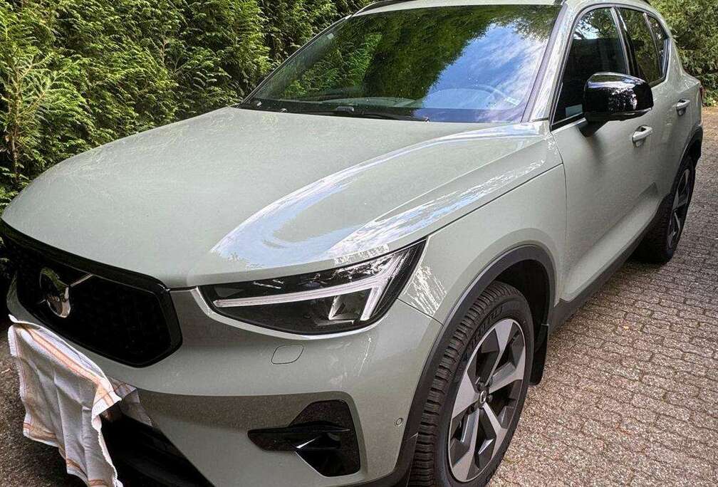 Volvo XC40 B4 B DKG Ultra Dark