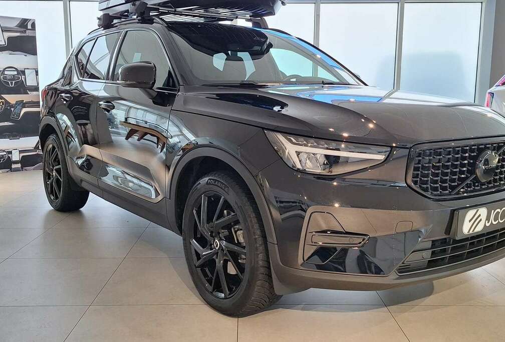 Volvo XC40 2.0 B3 MHEV Plus Black Edition DCT