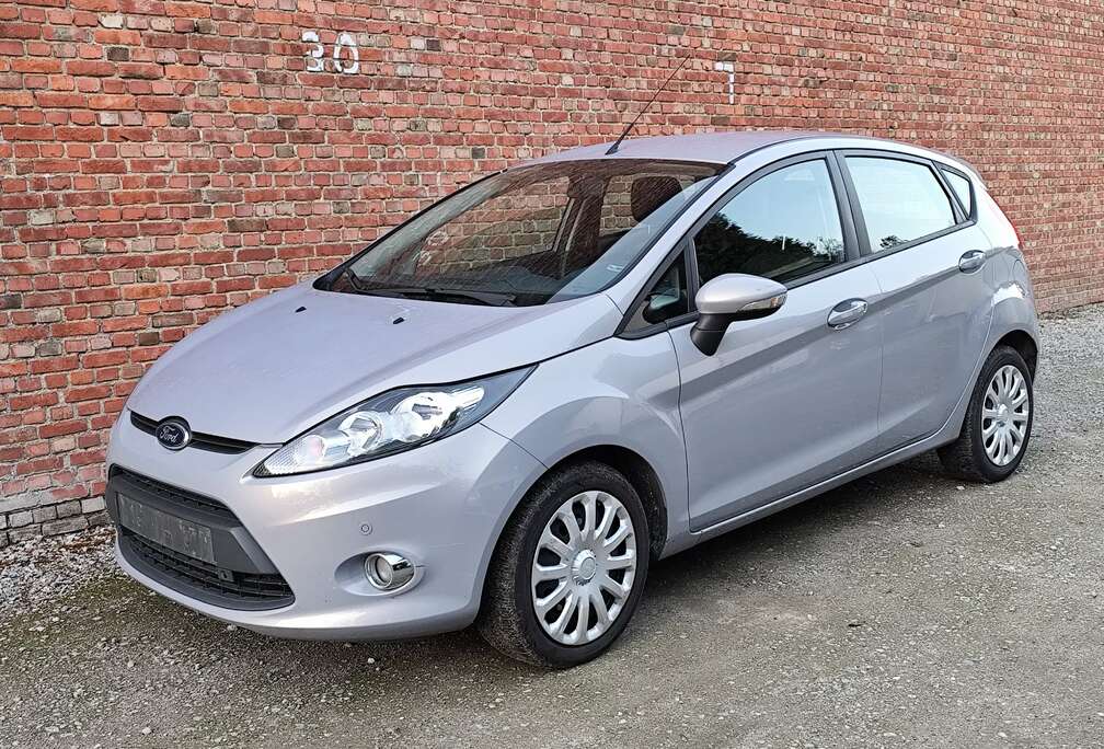 Ford 1.4i Titanium