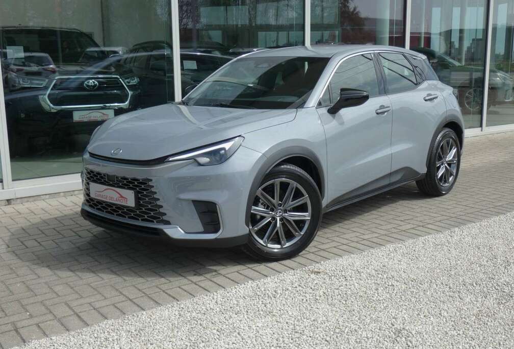 Lexus Hybrid Elegant +ZWART LEDER +Stuur&Zetelverwarming +GPS +Dodehoek +Parkeersensoren