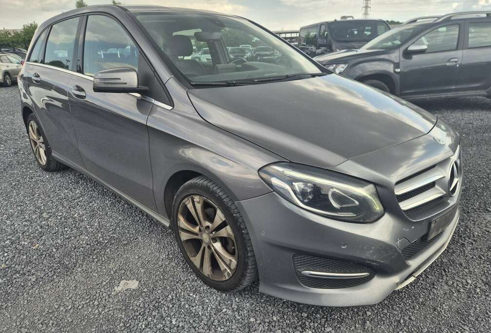 Mercedes-Benz 1.5 D / / GPS / Marchand ou export