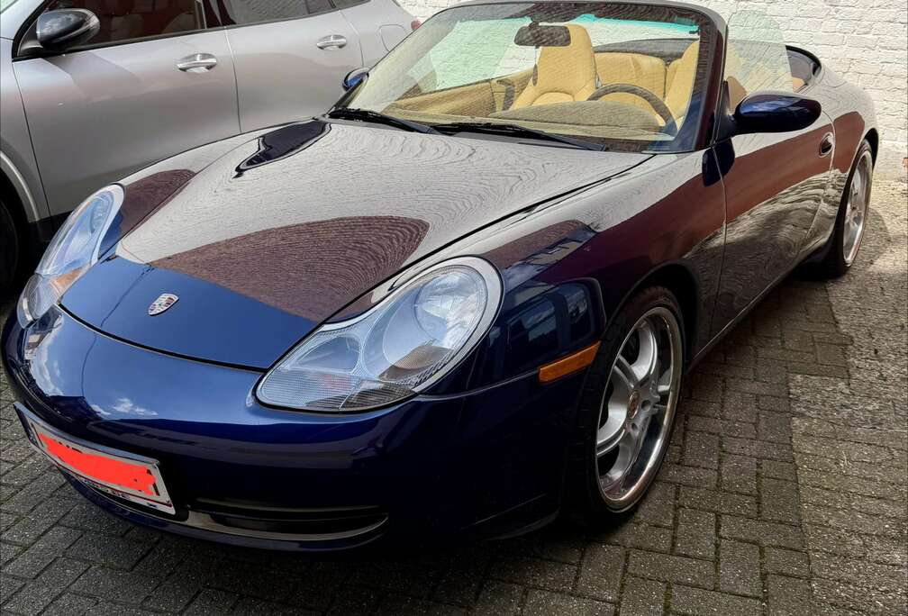 Porsche Carrera 4 Cabriolet