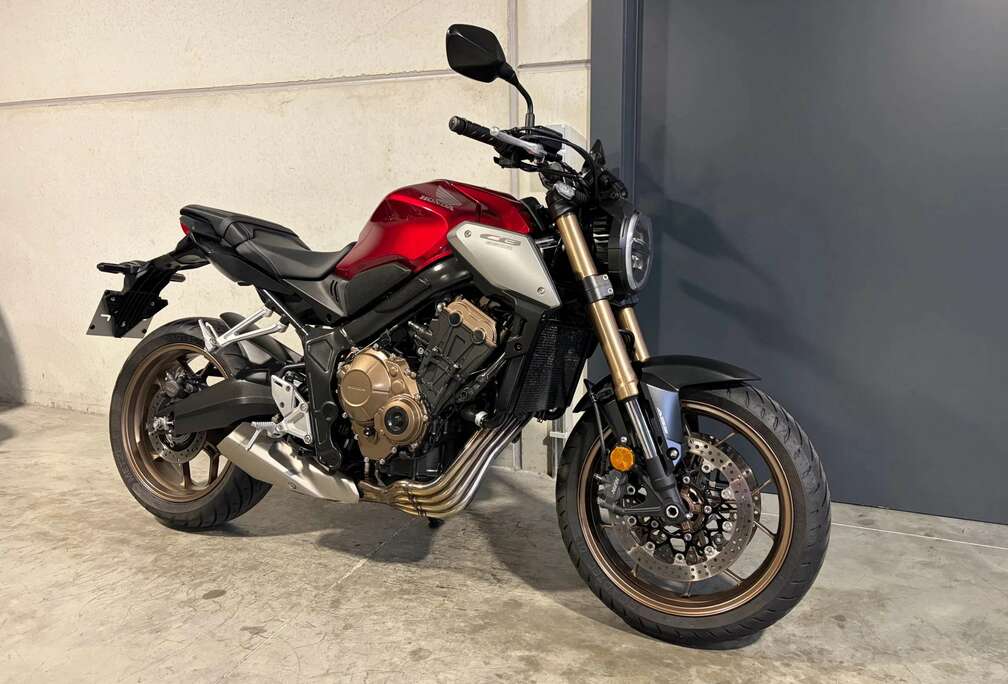 Honda CB650R neoretro naked in mooie staat
