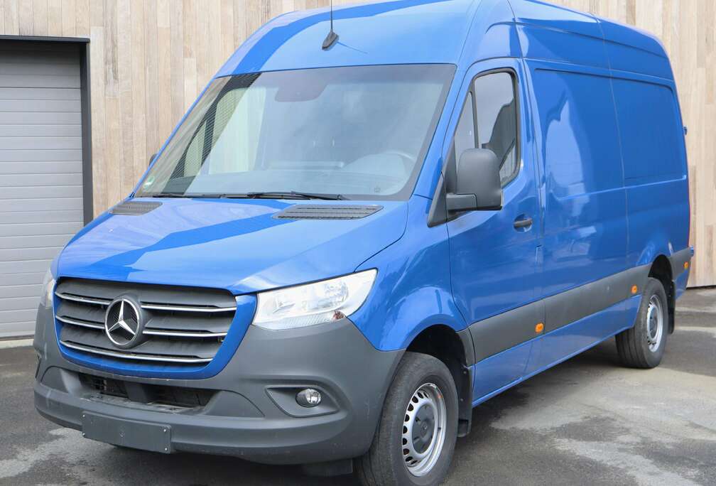 Mercedes-Benz 317 CDI - trekhaak 3.5 T - 30.630km - 27750 euro +btw