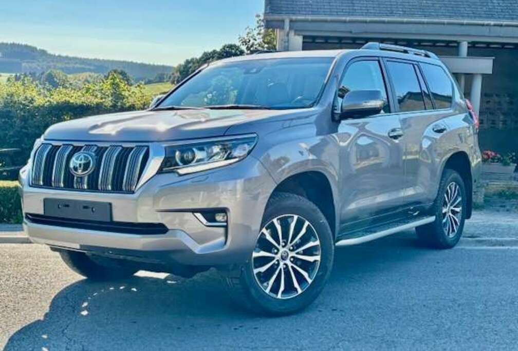 Toyota Land Cruiser 2.8 D-4D Black Premium A/T