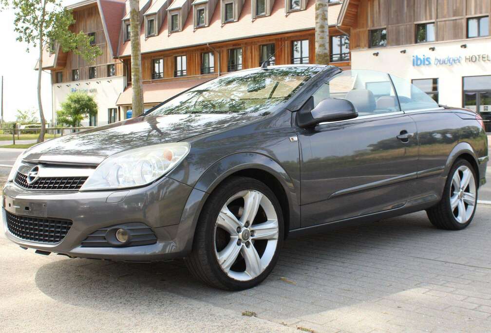 Opel CABRIO 1.9 CDTi Cosmo LEDER PDC ALU18\