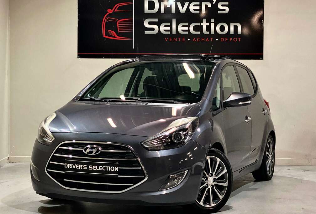 Hyundai 1.6i Pop ISG / Toit Pano / Navi / Clima / Camera