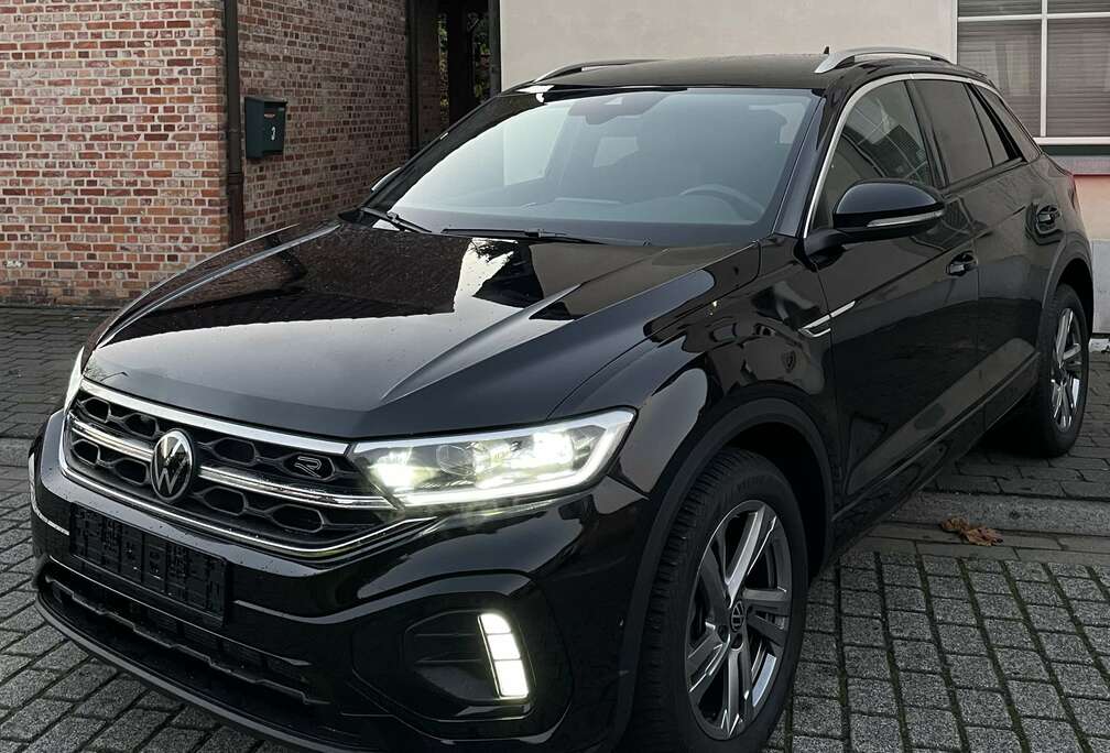 Volkswagen R line 1,5TSI DSG VIRTUAL/IQMTRX/CAM/CARPLAY
