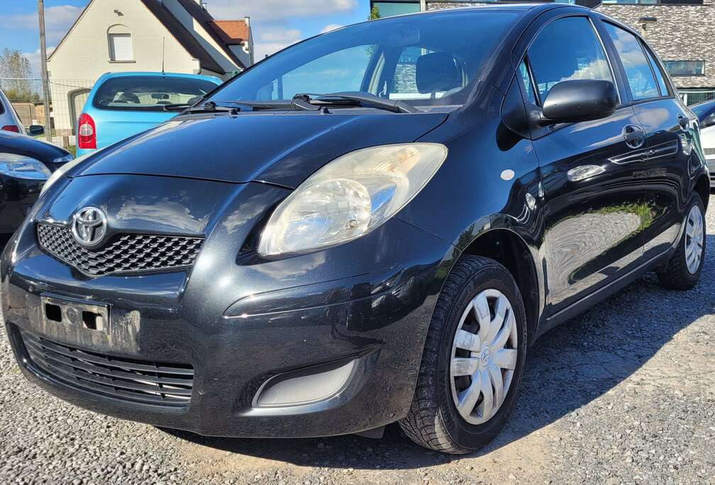 Toyota 1.0i VVTi wordt GEKEURD 5 deurs OHBOEK euro 5 2011