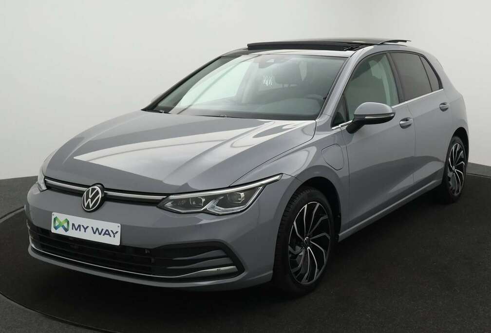 Volkswagen Golf Style Business Premium 1.4TSI eHybrid PHEV 204PK *AUTOMAAT*PANODAK*ALCANTARA*CAMERA*PDC*ACC*NAV