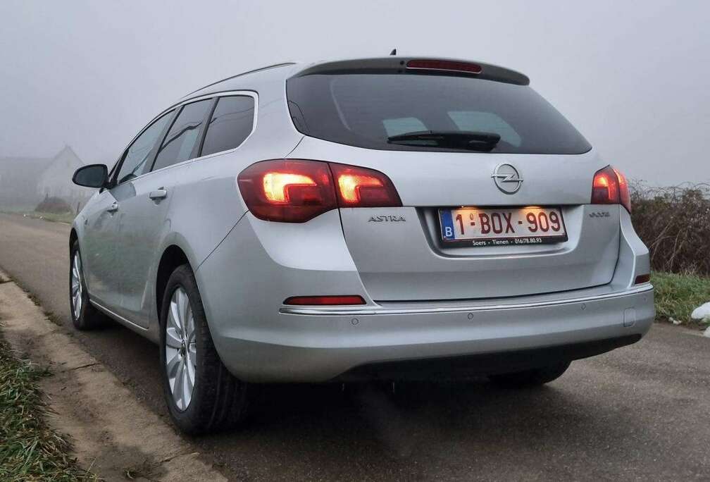 Opel Astra 1.6 CDTI DPF sports