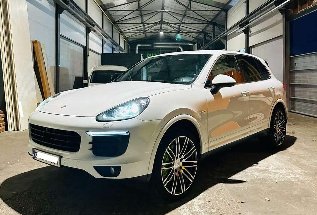 Porsche S Hybrid Tiptronic - Btw aftrekbaar