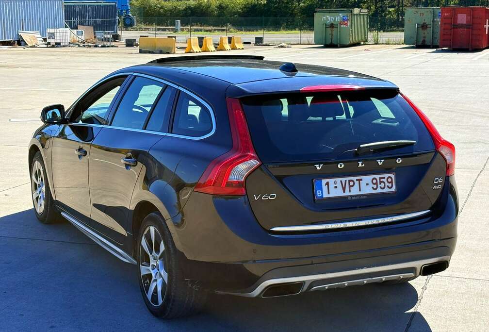 Volvo Plug-in Hybrid D6 215 +70 ch AWD Xénium Geartronic