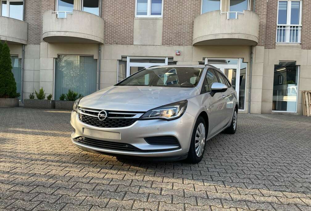 Opel 1.6 D (CDTI) Sports Tourer Edition