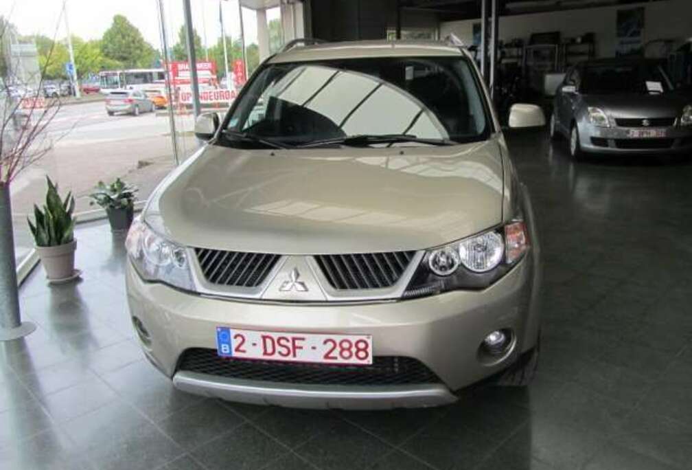 Mitsubishi 2.4i Instyle 4WD CVT Lichte Vracht