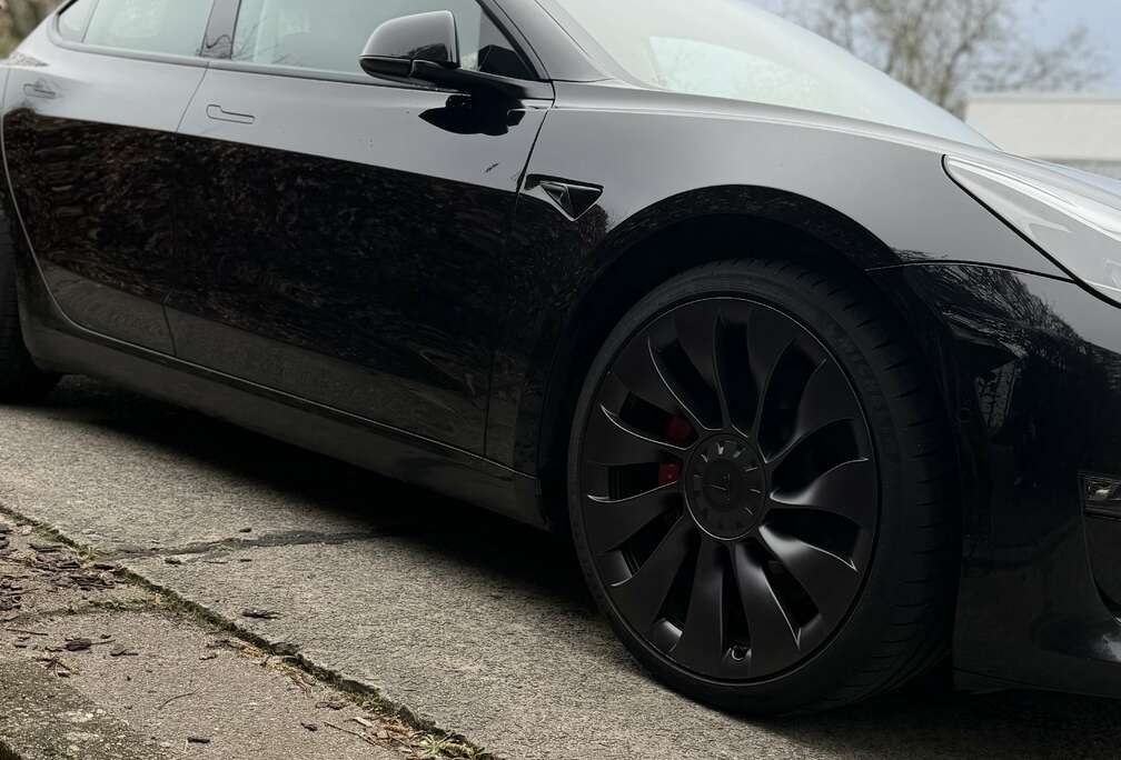 Tesla 78 kWh AWD Performance (377 kW)