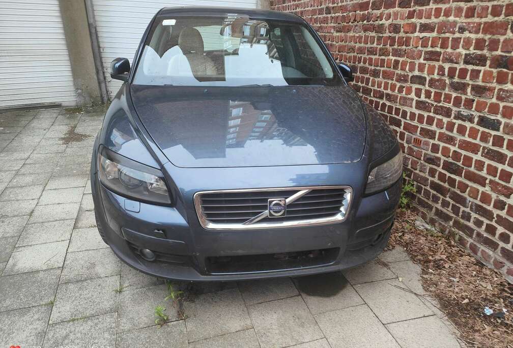 Volvo 1.6i 16v Summum