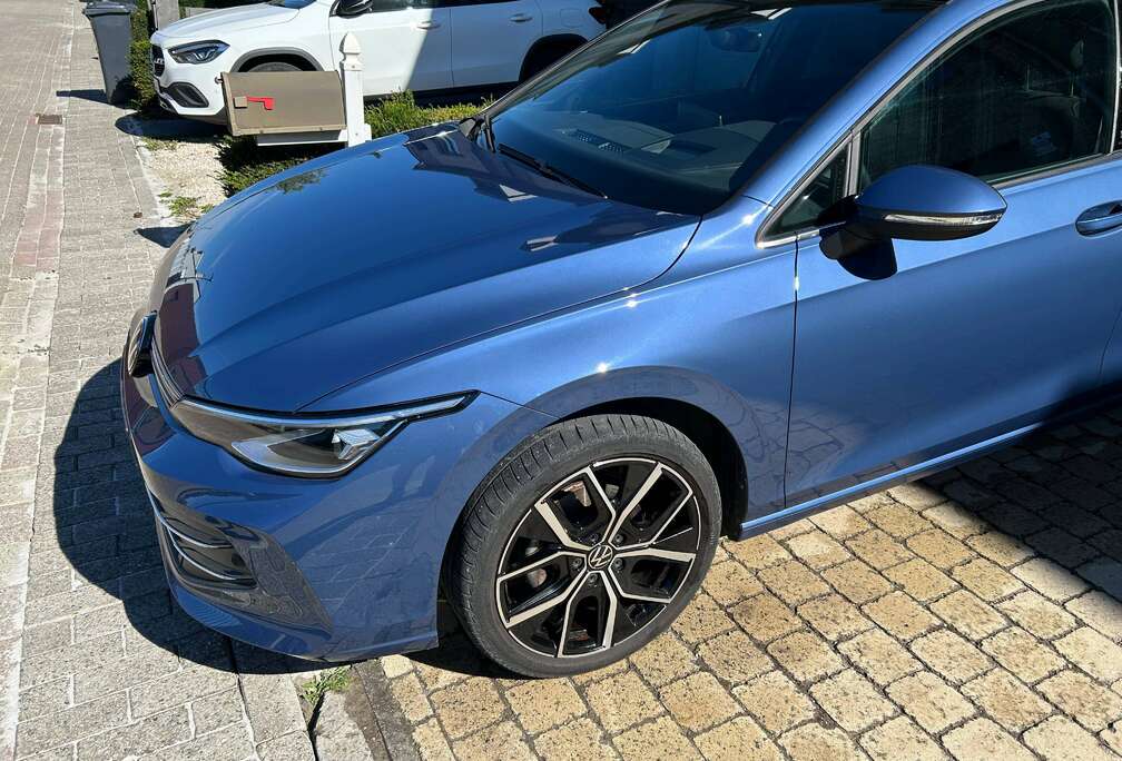 Volkswagen Golf style 50 years 1.5 etsi 85w 7 vitesses dsg full option er reed maar één bestuurder met de auto