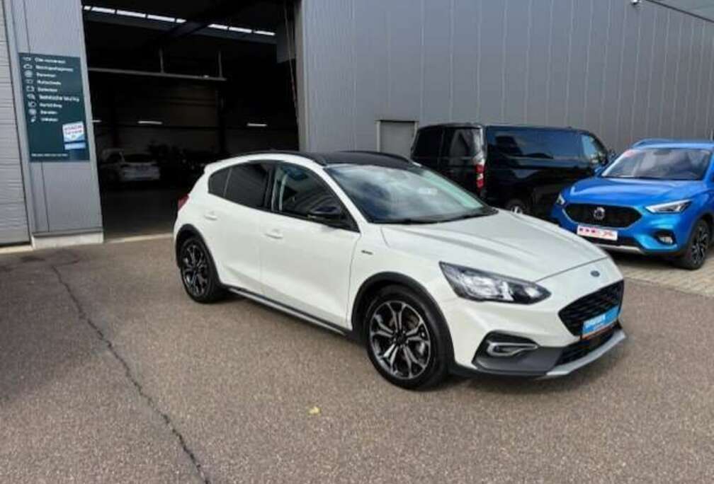 Ford Focus 1.0 EcoBoost  Automaat. ACTIVE/Navigatie/1j