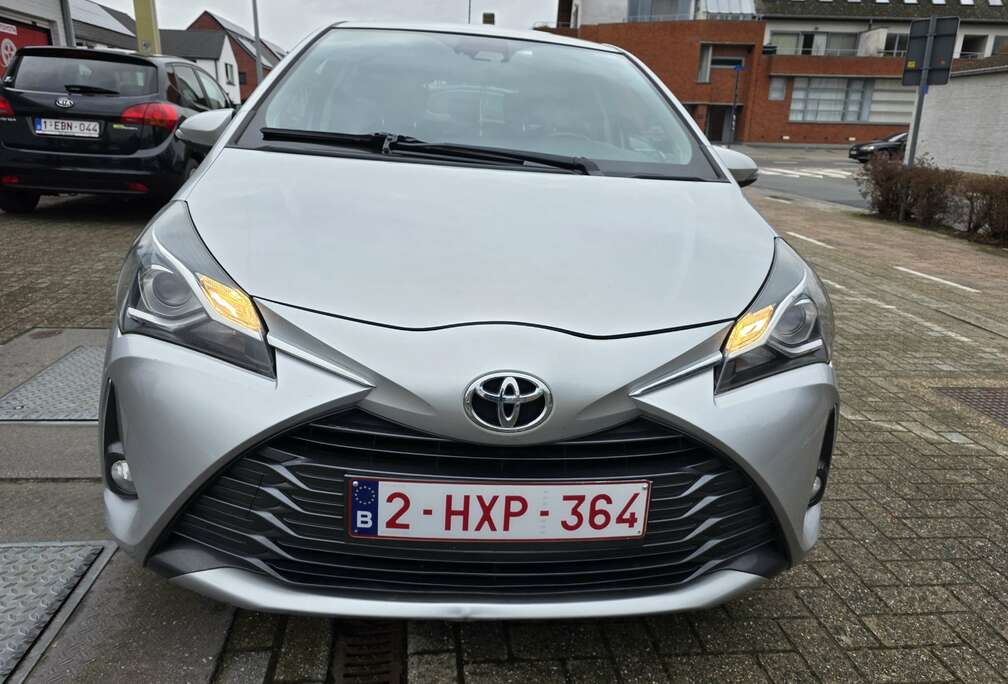 Toyota Yaris 1.5i Dual VVT-iE Y-oung
