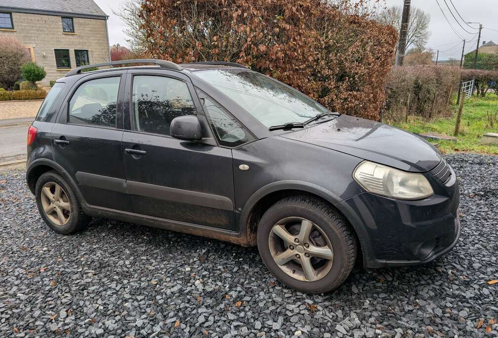 Suzuki 1.6i Essence  107 CH