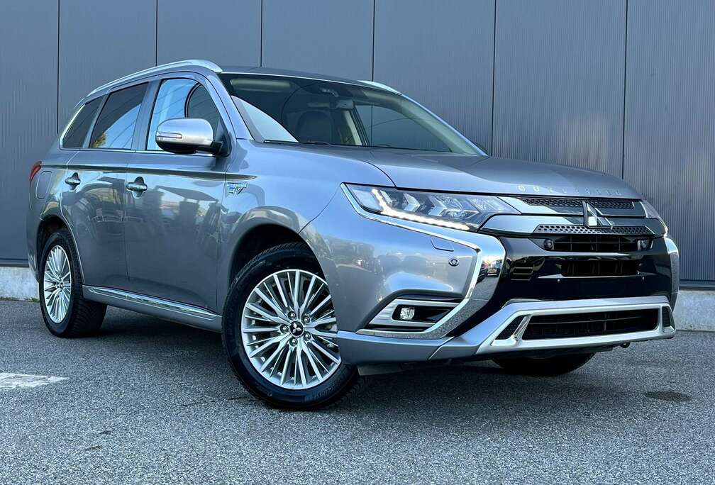 Mitsubishi 2.4i 4WD PHEV / ANDROID AUTO / CAMERA / TREKHAAK