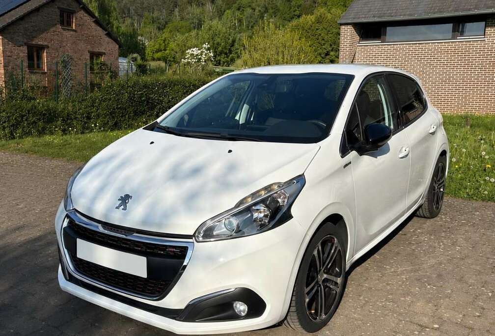 Peugeot 1.2 PureTech GT Line
