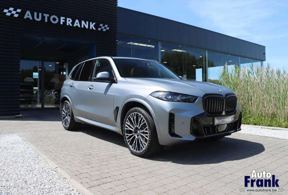 BMW 30D / SPORT-PRO / PANO SKY / TREKHK / DRIV + PARK PRO / COMFTZTL