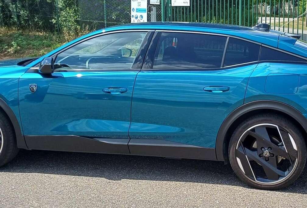 Peugeot 408 Hybrid 225 e-EAT8 GT