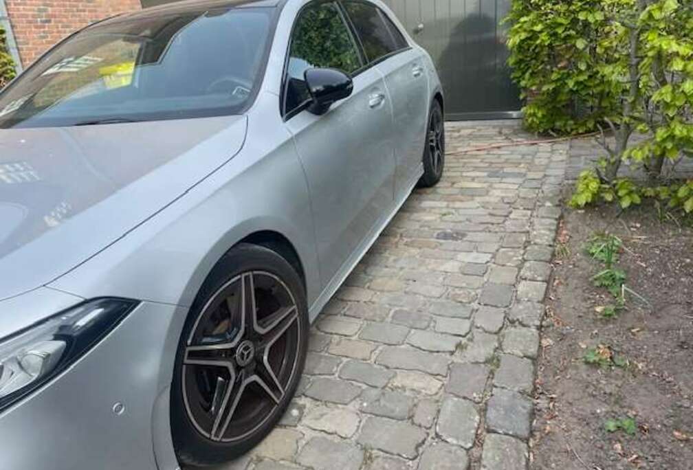 Mercedes-Benz A 220