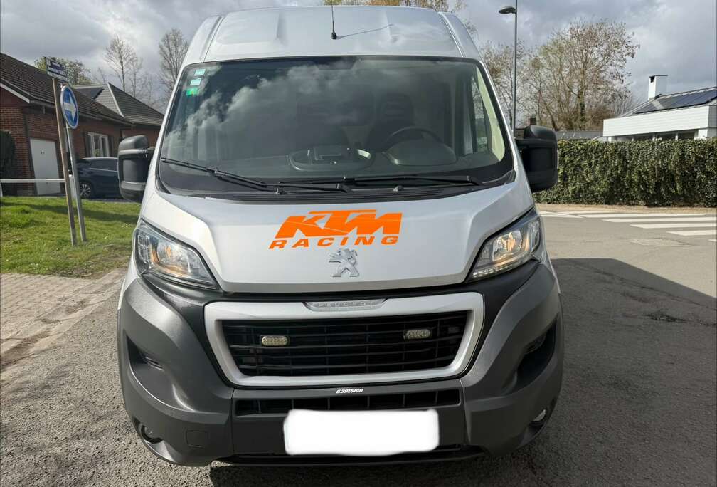 Peugeot 2.0 BlueHDi L2H2 Premium Pack S/S
