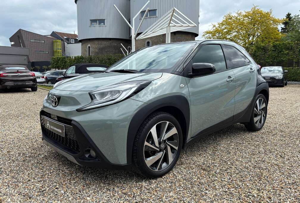 Toyota 1.0i *CARPLAY*SIEGE CHAUFF*JBL*CAMERA*1ER PROPRIO*GARANTIE*