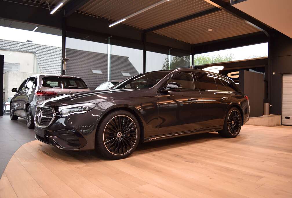 Mercedes-Benz E Break 300 e PHEV AMG Line / Nightpakket / 20\